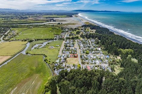 Photo of property in 29 Broadway Avenue, Waikuku Beach, 7473