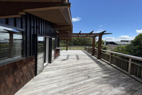 Photo of property in 4 Gradwell Place, Two Mile Bay, Taupo, 3330