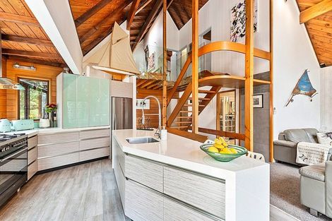 Photo of property in 93 Brick Bay Drive, Sandspit, Warkworth, 0982