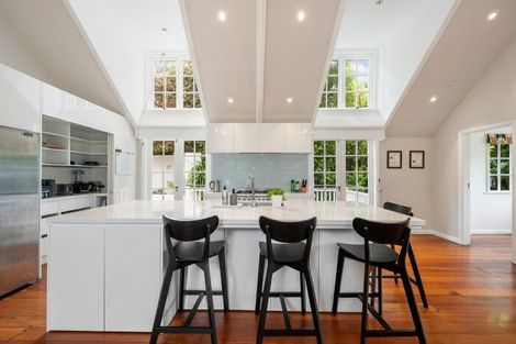 Photo of property in 5a Raroa Road, Kelburn, Wellington, 6012