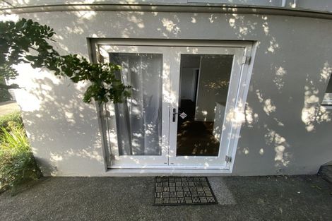 Photo of property in 4 Wakanui Street, Birkenhead, Auckland, 0626