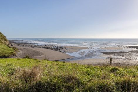 Photo of property in 2 Washer Road, Omata, New Plymouth, 4374