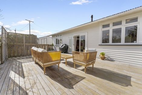 Photo of property in 6 Ngaio Street, Strandon, New Plymouth, 4312