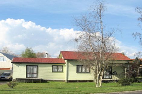 Photo of property in 13 Robinson Avenue, Holdens Bay, Rotorua, 3010