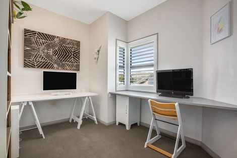 Photo of property in 18 Peel Lane, Aotea, Porirua, 5024