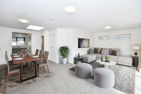 Photo of property in 2/15 East Street, Papakura, 2110