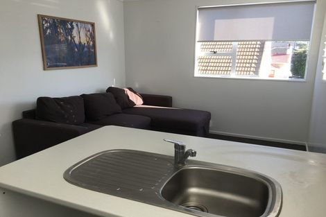 Photo of property in 2/71 Kemp Street, Kilbirnie, Wellington, 6022