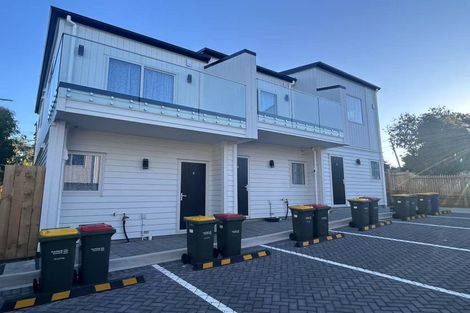 Photo of property in 2/47 Zita Maria Drive, Massey, Auckland, 0614