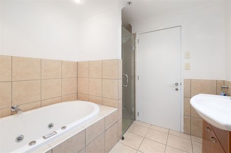 Photo of property in 314/136 Marine Parade, Mount Maunganui, 3116