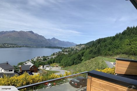 Photo of property in 4 Luckie Lane, Queenstown Hill, Queenstown, 9300