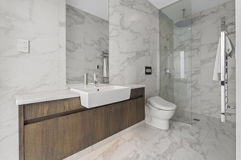 Photo of property in 37 Lake Pupuke Drive, Takapuna, Auckland, 0622