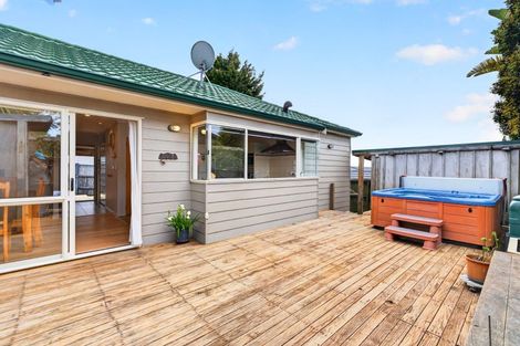 Photo of property in 21a Savoy Road, Glen Eden, Auckland, 0602