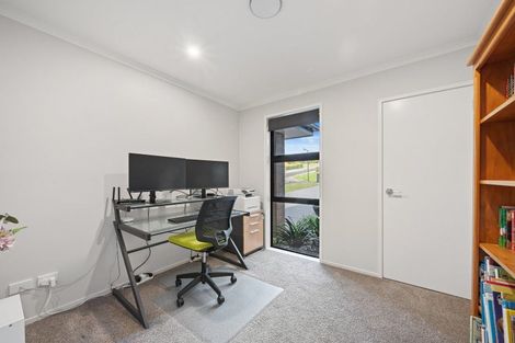 Photo of property in 15 Fisk Road, Pukekohe, 2120