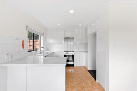 Photo of property in 27 Mt Lebanon Crescent, The Gardens, Auckland, 2105