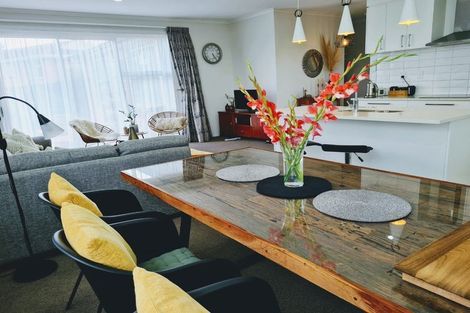 Photo of property in 23a Rena Place, West Harbour, Auckland, 0618