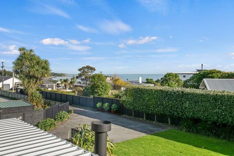 Photo of property in 17 Pitcairn Street, Oakura, 4314