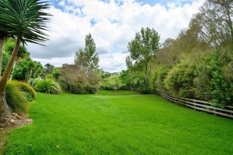 Photo of property in 8 Pineview Lane, Helensville, 0875