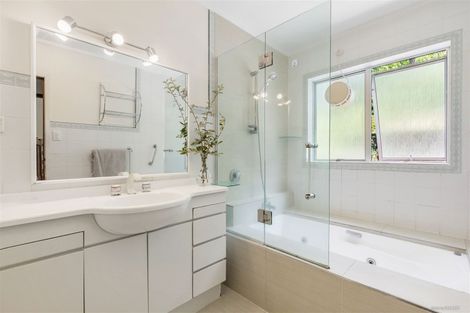 Photo of property in 7 Noeleen Street, Glenfield, Auckland, 0629