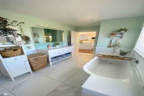 Photo of property in 35 Sears Road, Meeanee, Napier, 4183