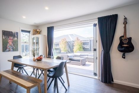 Photo of property in 103 Johnstone Drive, Fitzherbert, Palmerston North, 4410