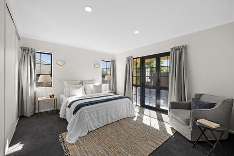 Photo of property in 1420b Karamu Road North, Mayfair, Hastings, 4122