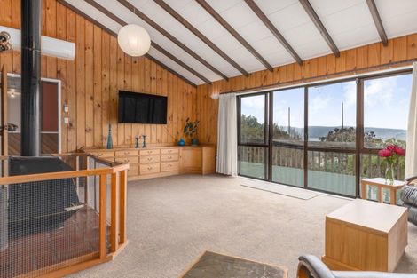 Photo of property in 17 Kinloch Place, Papakowhai, Porirua, 5024