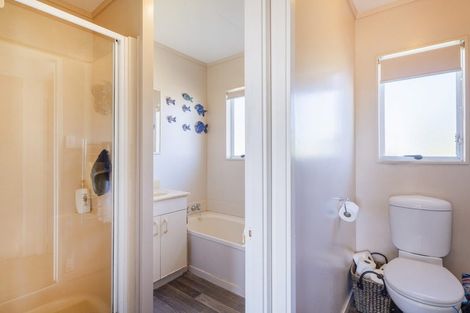 Photo of property in 21 Endeavour Close, Whitianga, 3510