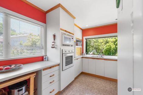 Photo of property in 18 Harewood Grove, Pinehaven, Upper Hutt, 5019