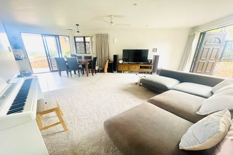Photo of property in 9 Renoir Street, West Harbour, Auckland, 0618