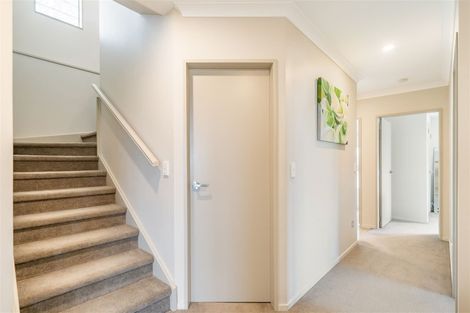 Photo of property in 15 James Nairn Grove, Riverstone Terraces, Upper Hutt, 5018