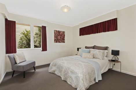 Photo of property in 205 Miromiro Road, Normandale, Lower Hutt, 5010