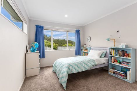 Photo of property in 31 Aspiring Terrace, Aotea, Porirua, 5024
