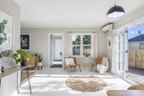 Photo of property in 19 Roby Street, Te Atatu Peninsula, Auckland, 0610