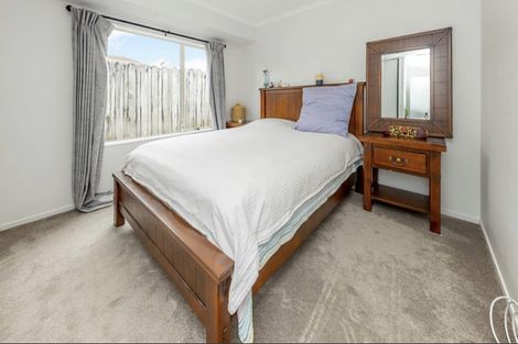 Photo of property in 2 Robina Court, Burswood, Auckland, 2013