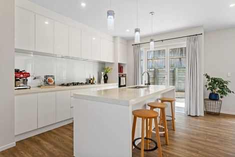 Photo of property in 21 Edgewater Drive, Karaka, Papakura, 2113