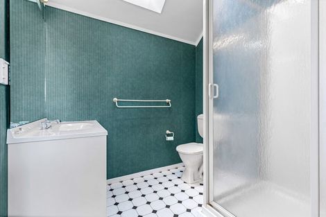 Photo of property in 7 Gala Place, Henderson, Auckland, 0612