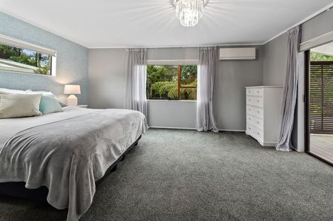 Photo of property in 17 Chatham Avenue, Paremoremo, Auckland, 0632