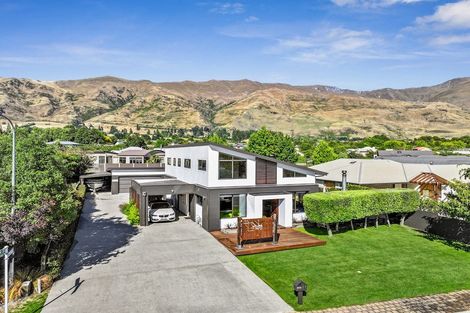 Photo of property in 21 Stonebrook Drive, Wanaka, 9305