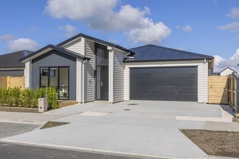 Photo of property in 30 Babina Avenue, Kumeu, 0810