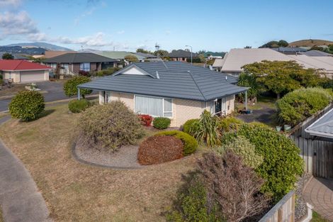 Photo of property in 2 Crown Hill, Paraparaumu, 5032