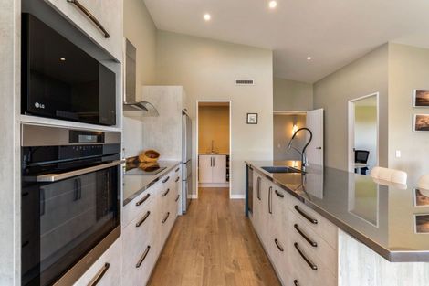 Photo of property in 15 Te Heke Place, Waikanae, 5036