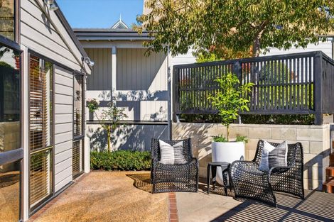 Photo of property in 9 Harvey Road, Bluff Hill, Napier, 4110