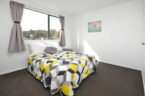 Photo of property in 56 Woodbank Drive, Glen Eden, Auckland, 0602