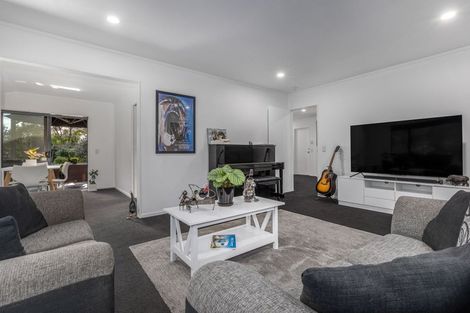 Photo of property in 11 Harry Shaw Way, Raumati South, Paraparaumu, 5032