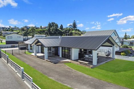 Photo of property in 32 The Esplanade, Omokoroa, 3114