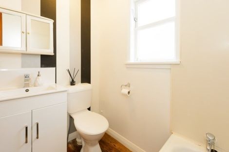 Photo of property in 43 Birmingham Street, Takaro, Palmerston North, 4412