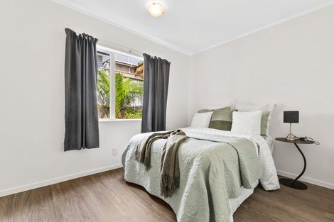 Photo of property in 2/39 Bayview Road, Bayview, Auckland, 0629