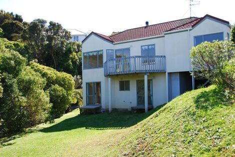 Photo of property in 14 Pekanga Road, Normandale, Lower Hutt, 5010