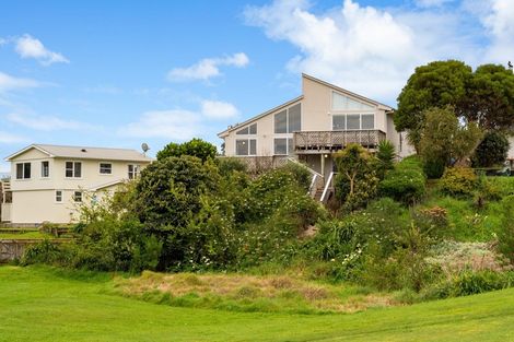 Photo of property in 4 Atua Street, Waikanae Beach, Waikanae, 5036