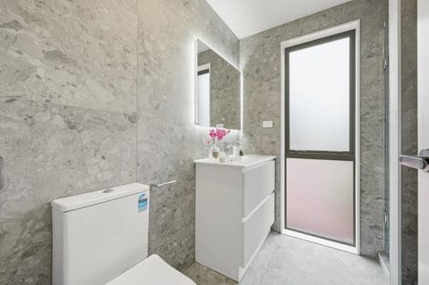 Photo of property in 2/7 Cindy Place, Pakuranga, Auckland, 2010